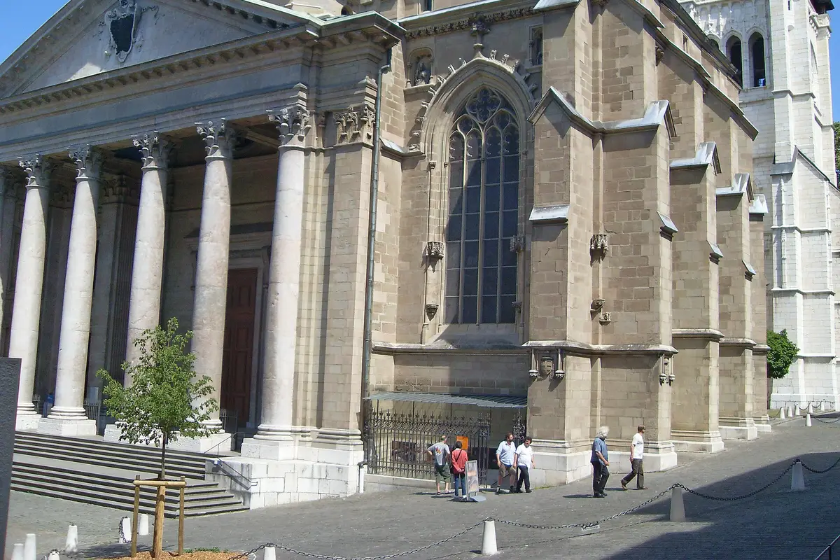 Old Town & St-Pierre Cathedral